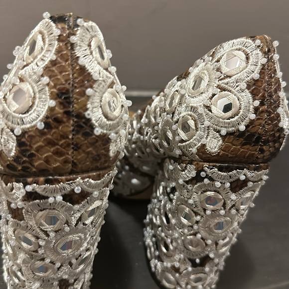 $400 TORY BURCH FRANCESCA SUEDE EMBROIDERED POINTY PUMP COFFEE Size 5 - Picture 8 of 12